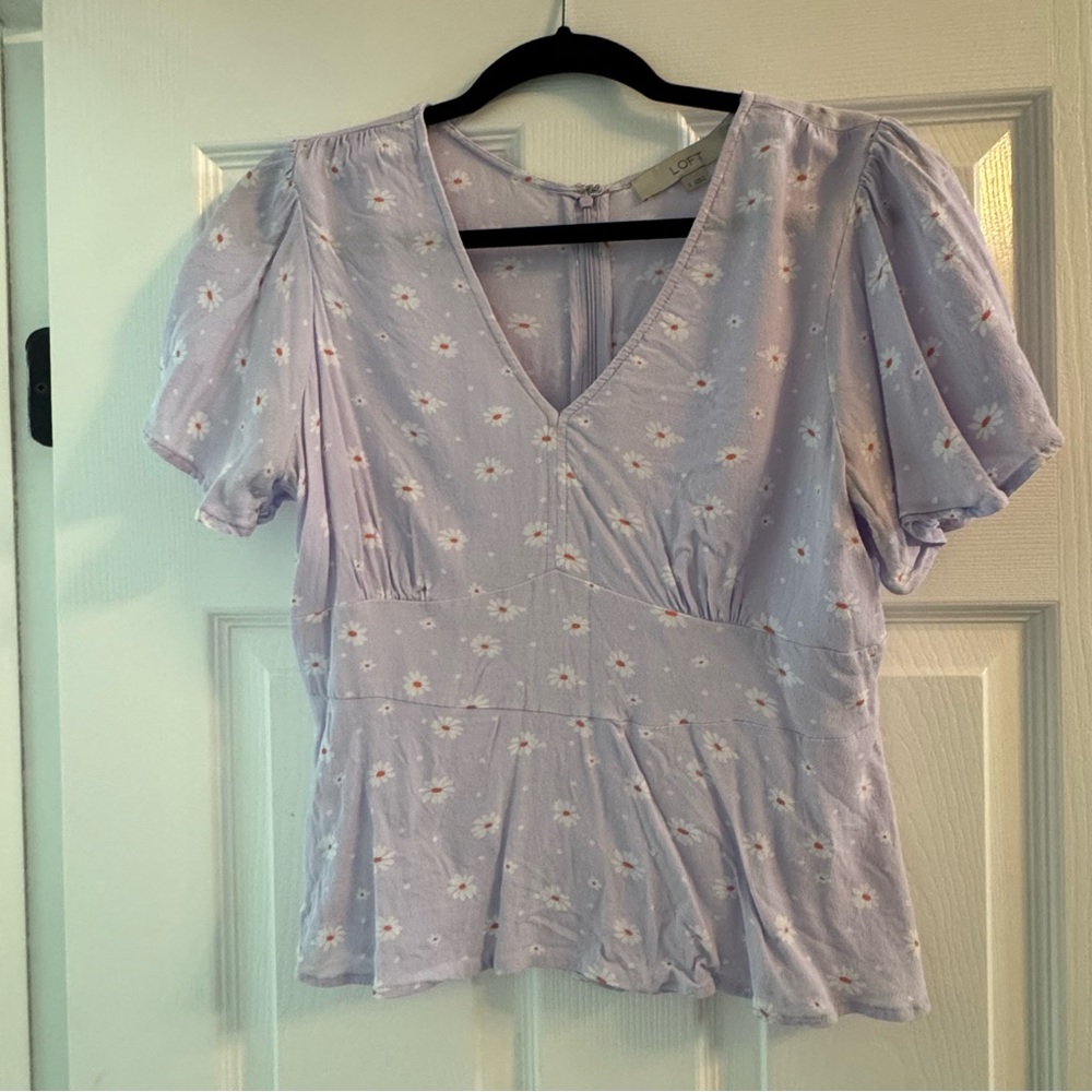LOFT Lilac V-Neck Floral Top